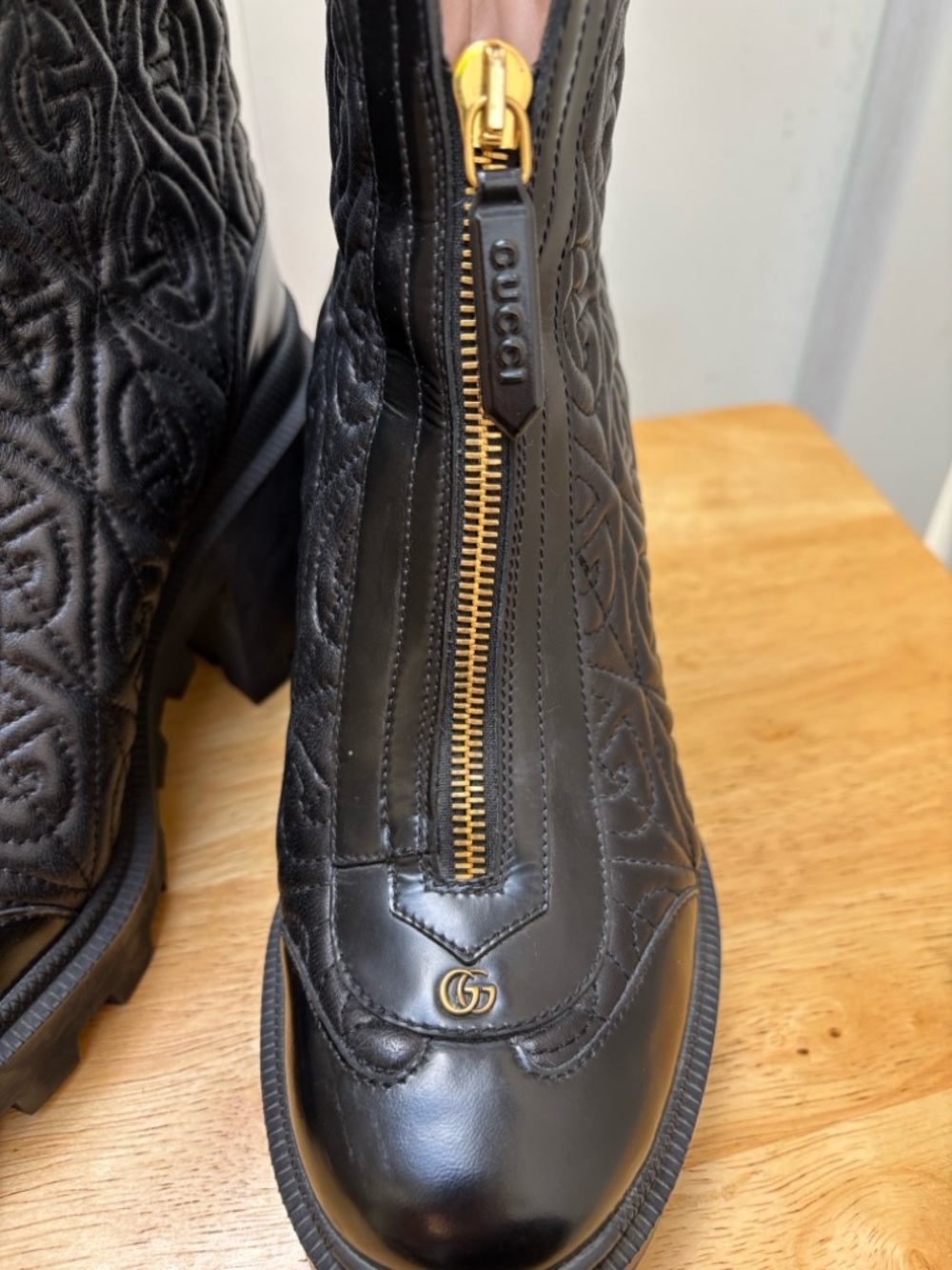 GUCCI Black Quilted Leather Zip-Front Women's Ankle Boots - Picture 4 of 16
